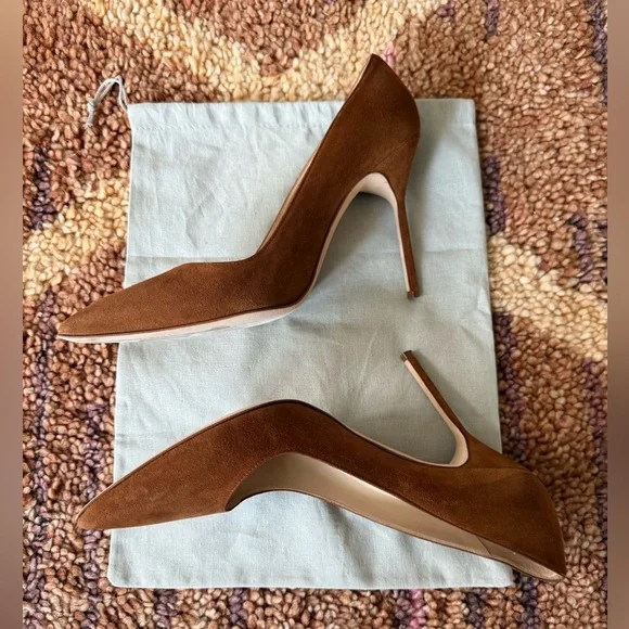 Manolo Blahnik BB Pumps - Picture 6 of 10